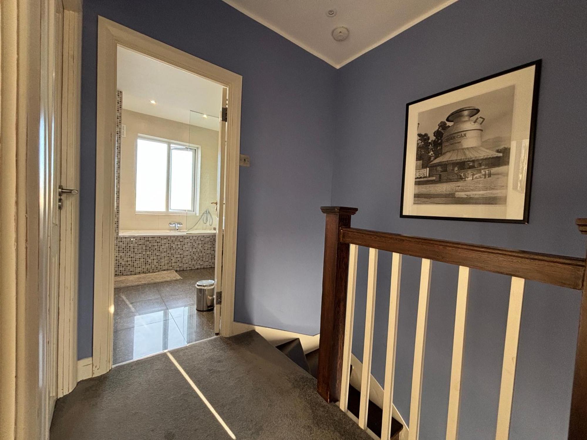 Entire House Floor Perfect For Couples & Freelancers - Available For Single Too Hotel Londres Exterior foto